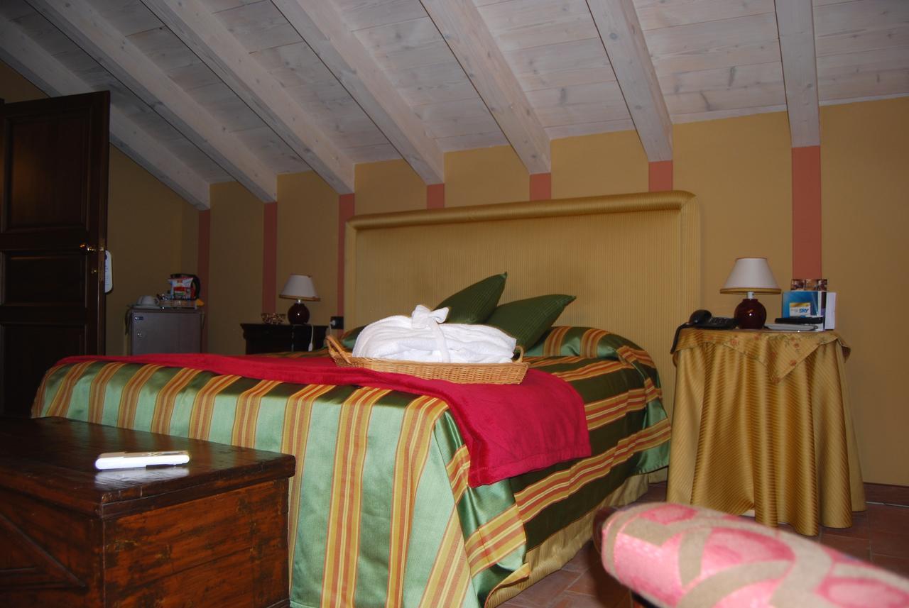 Hotel Locanda Da Carla Виджевано Экстерьер фото