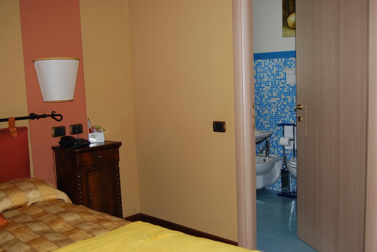 Hotel Locanda Da Carla Виджевано Экстерьер фото