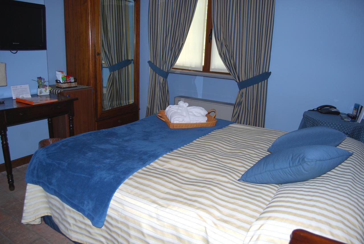Hotel Locanda Da Carla Виджевано Экстерьер фото