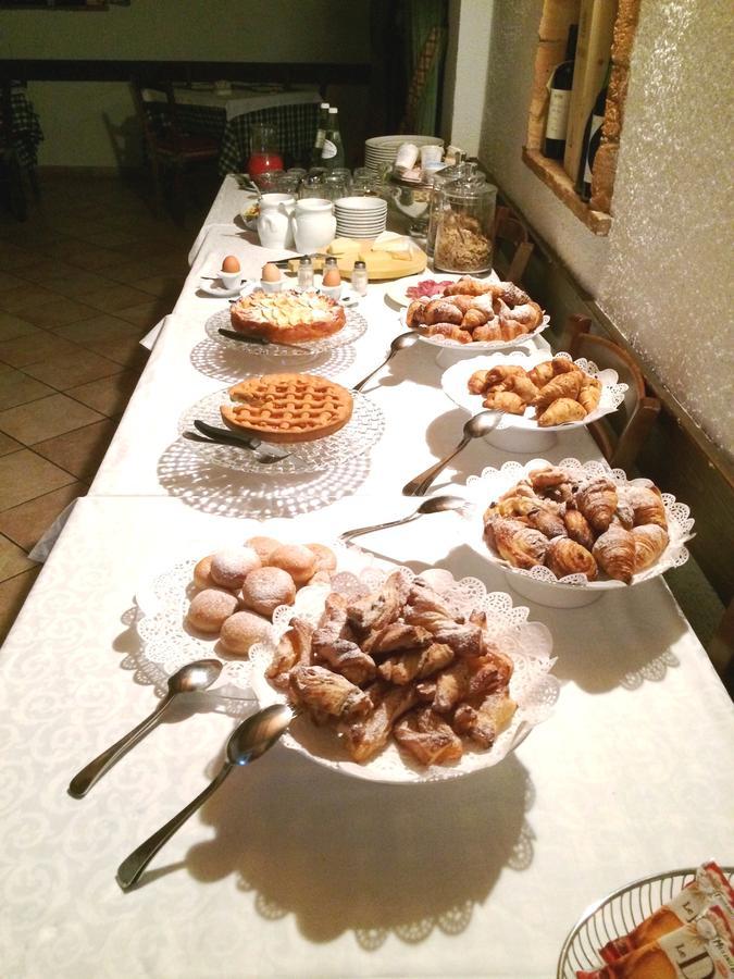 Hotel Locanda Da Carla Виджевано Экстерьер фото